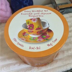 Daisy Breakfast Set with Floral Design